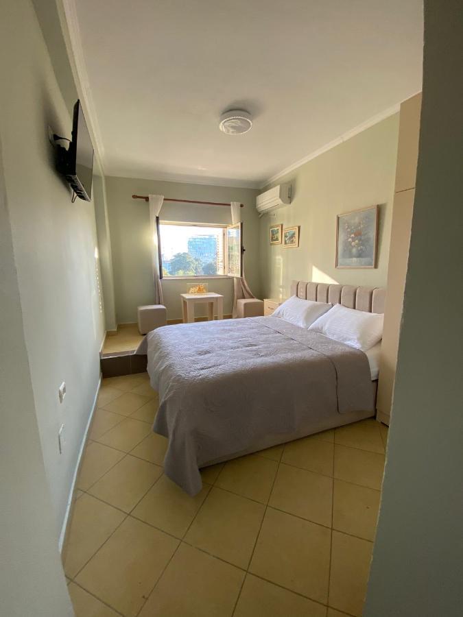 Central Park Rooms Tirana Eksteriør billede